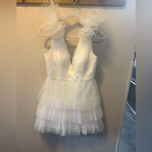 ML Monique Lhuillier Perrie Tiered Shoulder-Ruffle Mini/Wedding Dress Size 6